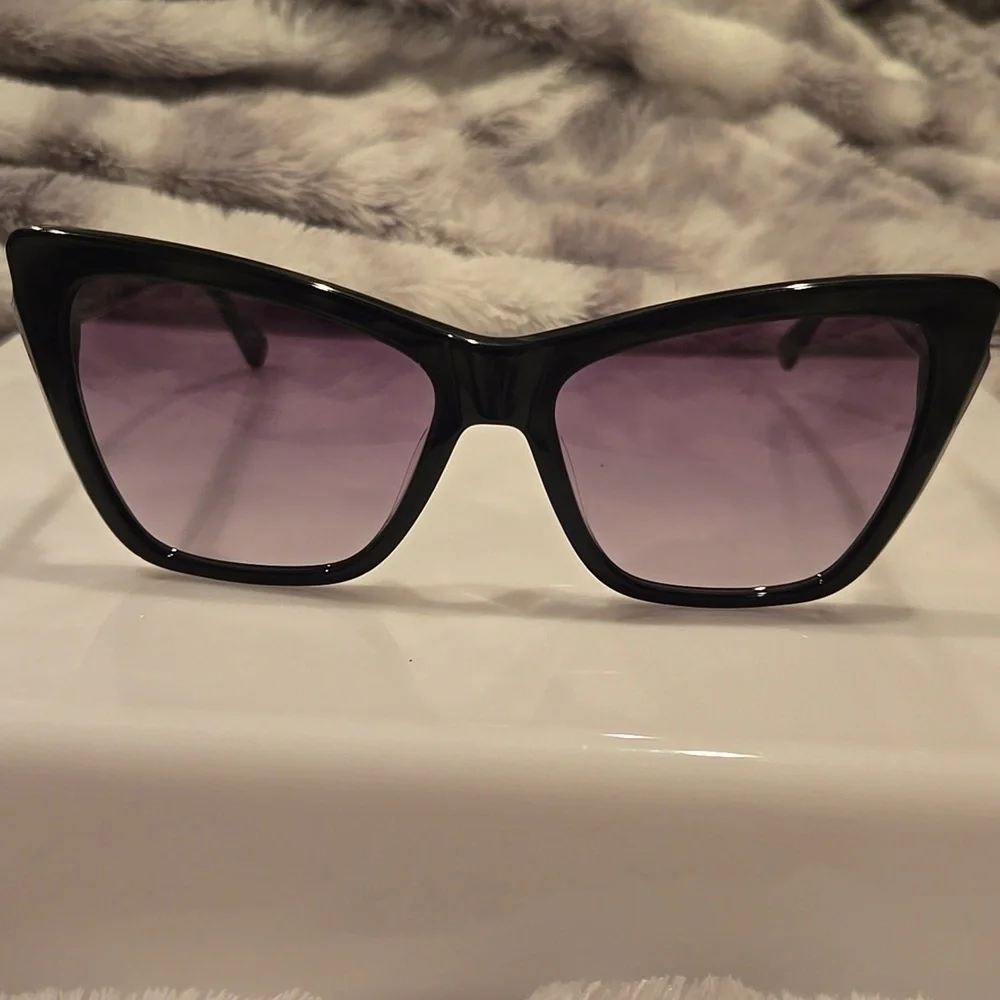 Longchamp Paris Black Sunglasses Brand New in Case